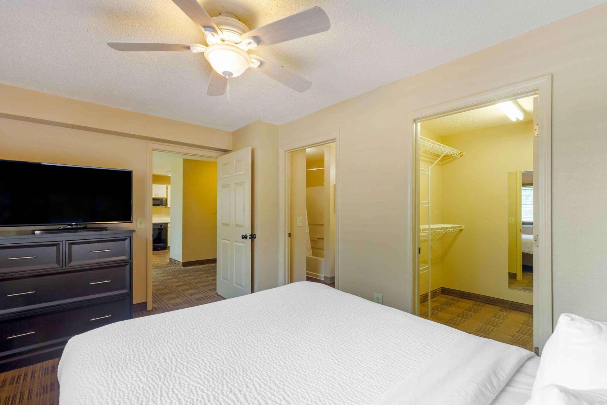 Extended Stay America Select Suites - Orlando - Lake Mary - 1040 Greenwood Blvd Extérieur photo