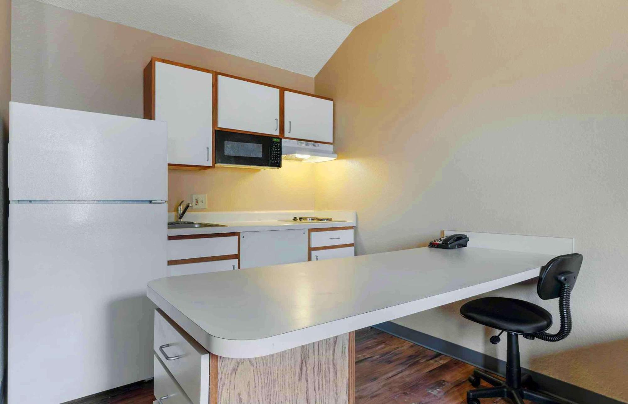Extended Stay America Select Suites - Orlando - Lake Mary - 1040 Greenwood Blvd Extérieur photo