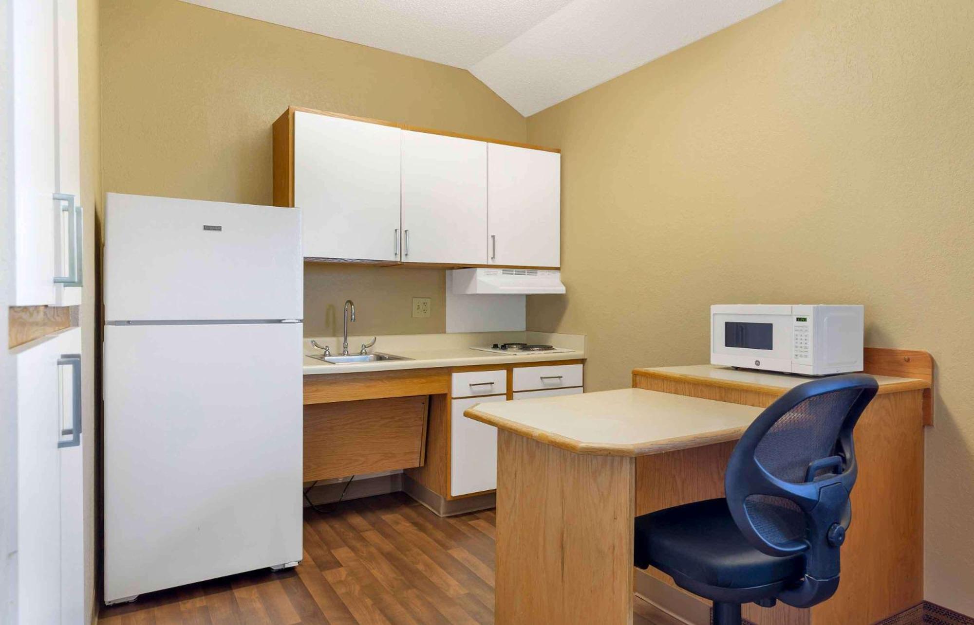 Extended Stay America Select Suites - Orlando - Lake Mary - 1040 Greenwood Blvd Extérieur photo