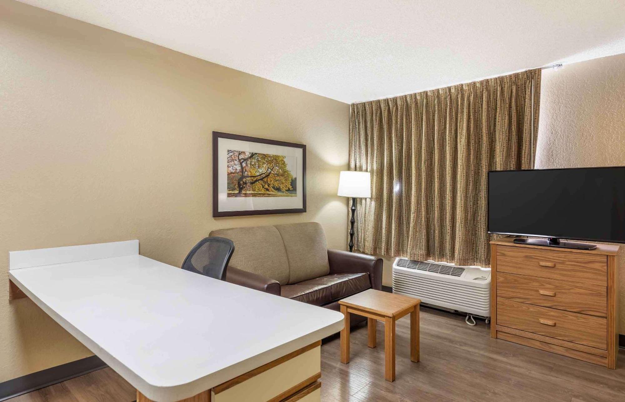 Extended Stay America Select Suites - Orlando - Lake Mary - 1040 Greenwood Blvd Extérieur photo